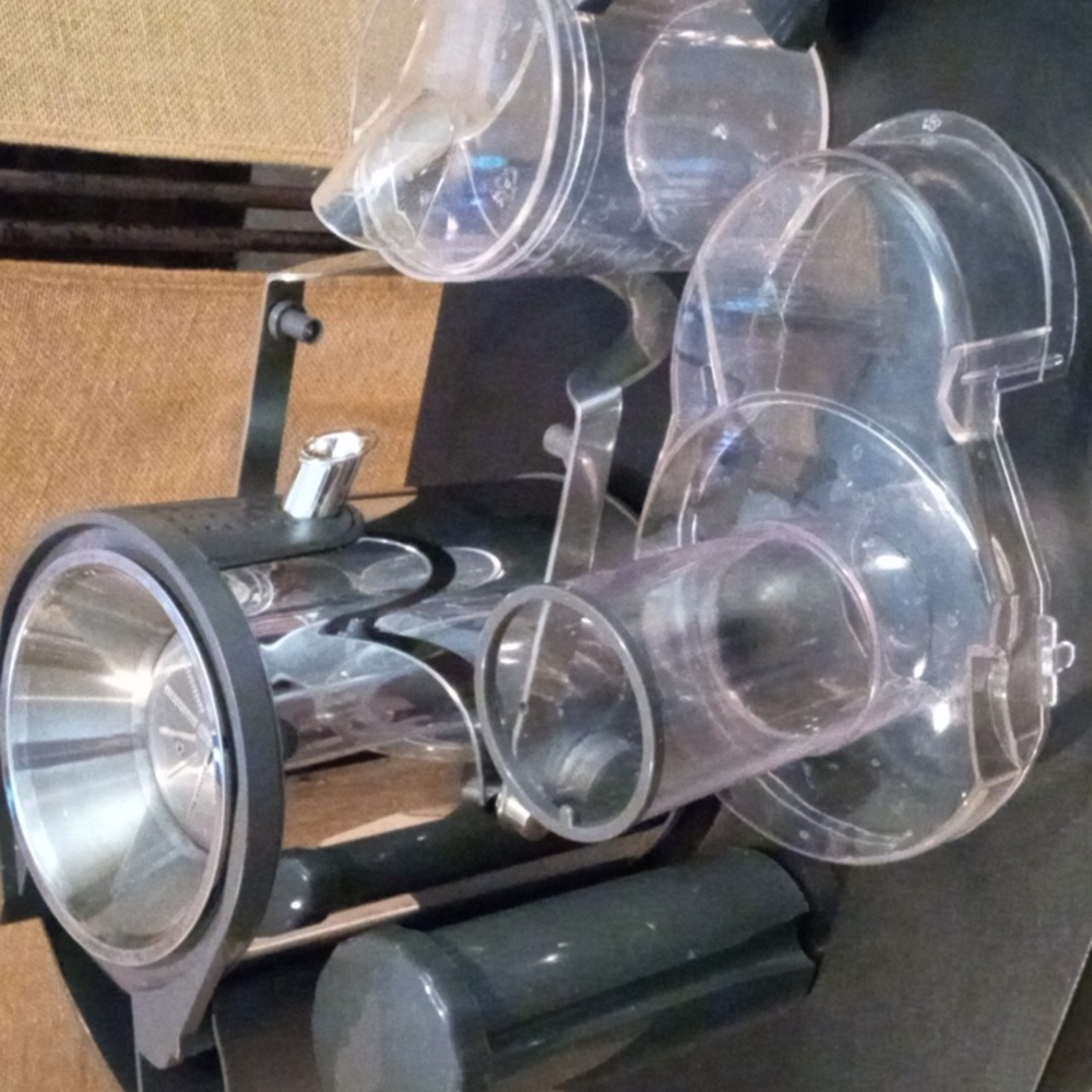 Bella Juice Extractor - Picture 7 of 7